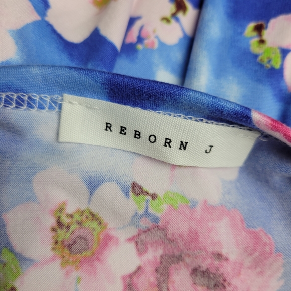 Reborn J Floral Clouds Front Tie Top - Picture 9 of 11